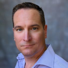 Roger's headshot